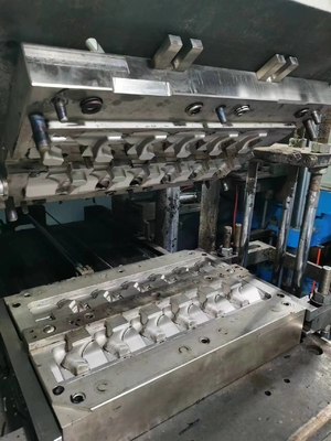 Flüssigsilikon-Spritzguss LSR-Kunststoff CNC EDM mit mehreren Hohlräumen